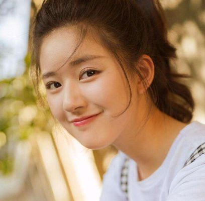 赵露思入行初月入2500，今何如？揭秘娱乐圈真实收入！