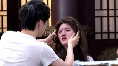 赵露思酒店锁门事件：明星生活背后的刻薄真相揭秘