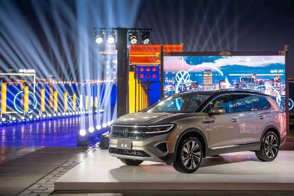 《26.99万起！全新揽境SUV震撼上市，家族巨兽来袭！》