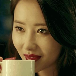 小米YU7充电实测：一杯咖啡时间，电量满格！