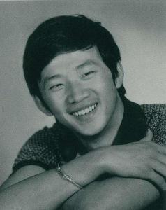 柯炜林肺腺癌晚期：33岁香港演员病情震惊网友