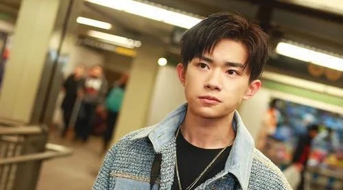 易烊千玺剐蹭事件升级，警方介入调查！