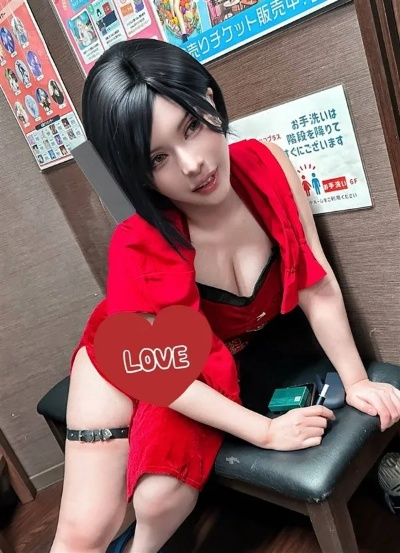 《48岁人妻COS艾达王，身材保养秘诀大公开！》