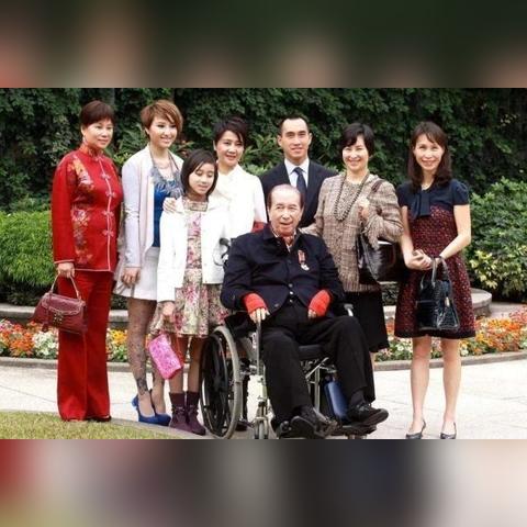 《揭秘:成为家族荣耀的代价》 《揭秘:成为家族荣耀的代价》