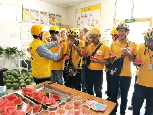 美团大礼！270万杯奶茶免费送，骑手专属秋日福利来袭