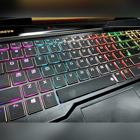 《揭秘“泰坦”号悲剧：深度解析可避免的深海爆炸真相》