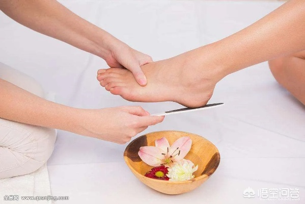 《美足养成秘籍：一键清洁，焕新你的双脚》