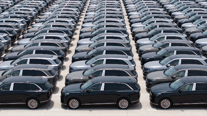 乐道L90狂热抢购！合肥工厂运货车络绎不绝