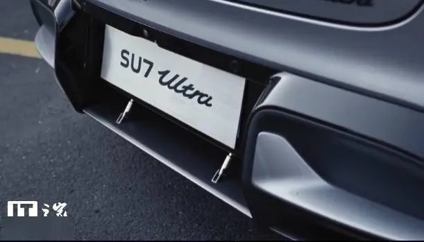 小米SU7 Ultra碳纤维机盖棉絮疑云：车主揭秘真相