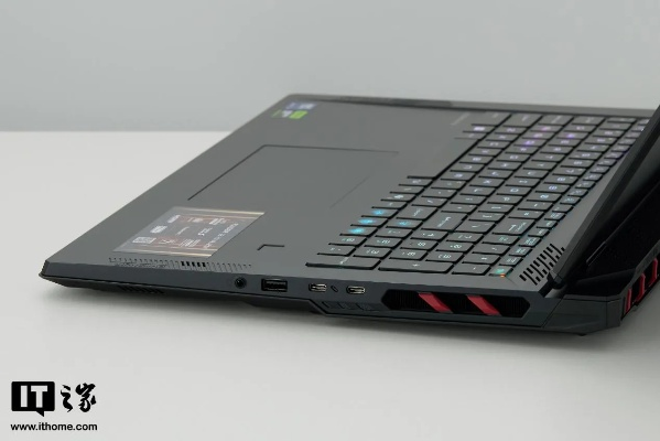 微星泰坦16AI2025：旗舰游戏本性价比之王实测揭秘