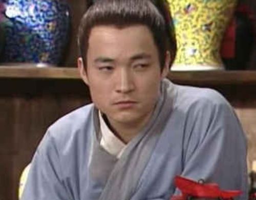 《秀才秽土重生，中老年粉丝刷礼700元引热议！》