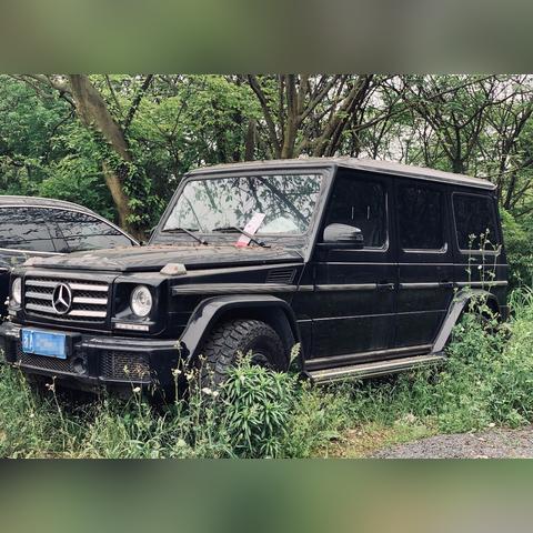 《13年强制报废抗议！车主怒烧宝马摩托》