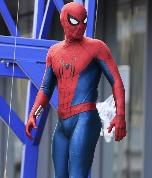 《荷兰弟战衣亮相！《蜘蛛侠4》全新花絮预告揭秘》