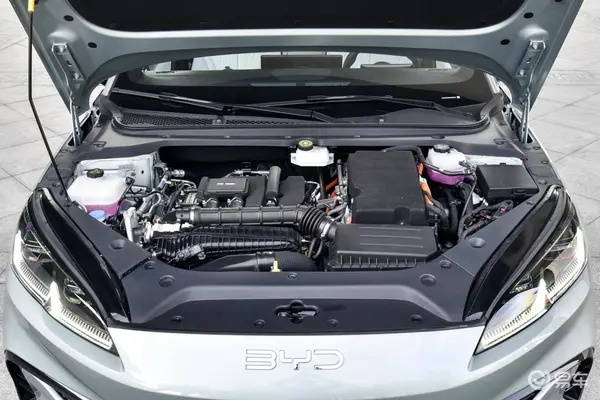 海豹06DM-i领跑120km/h极限挑战，高环测试夺冠！