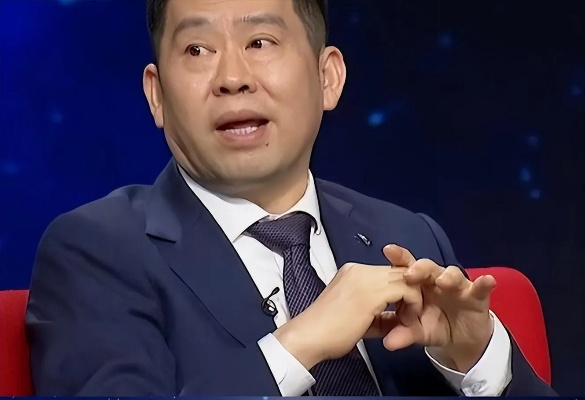 《200万月薪引争议！揭秘老总被投资人怒撕真相》