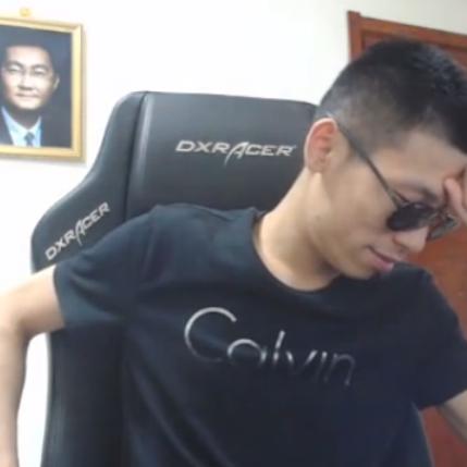 《英雄联盟》代练玩家失业，官方回应引热议