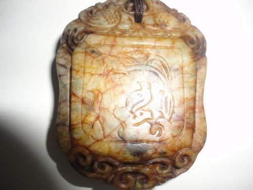 《明末渊虚之羽玉佩：揭秘平安玉佩的神秘用途》