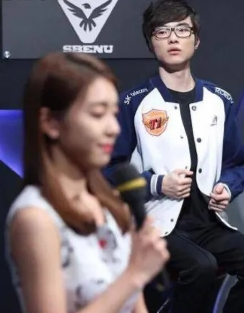 女版Faker抖音横空出世！魔幻世界新主播来袭