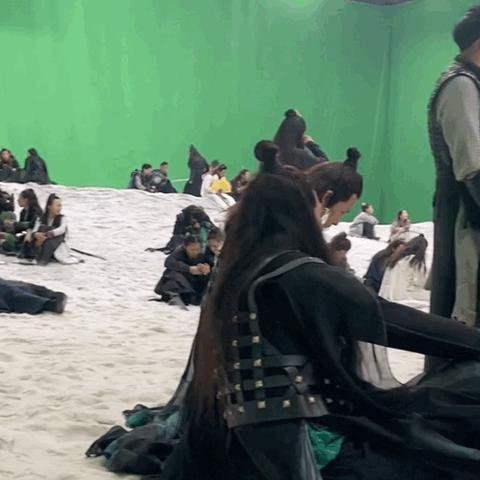 自媒体困境揭秘：如何实现商业价值超越粉丝量明星10倍？