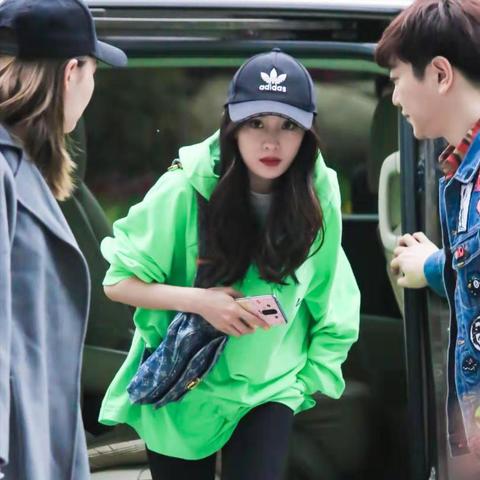 杨幂演技再爆表！《生万物》新剧开播引热议