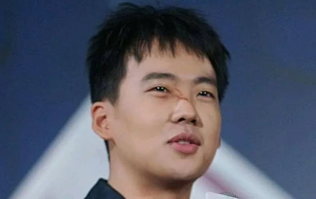 郭麒麟脸色成底线，郭德纲自曝从未打过他