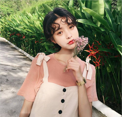 女主播真人头像不符引热议：实力主播不靠脸吃饭