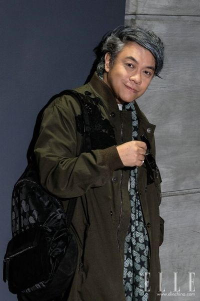 蔡康永涩谷偶遇照曝光：岁月痕迹引网友热议