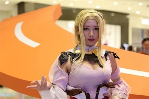 韩援女神Coser日常曝光，游戏圈颜值担当！