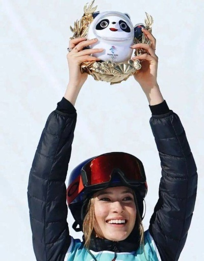 谷爱凌双喜临门：冬奥火炬手+TCL代言人，电竞圈炸裂！