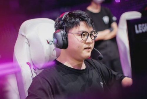 BLG选手ELKBP小丑引热议：前队友关系成谜？