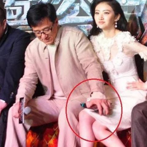 《捕风追影》荣登成龙十年最佳电影，搜索点击率飙升！