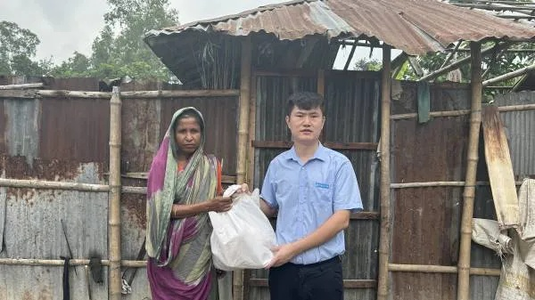 网红夫妇慷慨资助孟加拉贫困户，反遭勒索！一年善举真相曝光