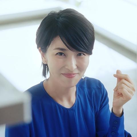 火车车厢禁烟冲突：女子劝阻吸烟者，现场激烈对峙！