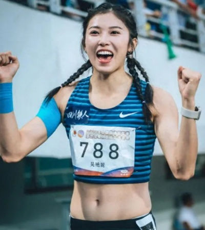 邵雨琪吴艳妮化妆引热议：实力派美女的美丽对决