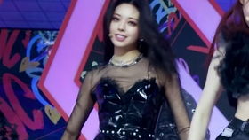 《合金装备3》泳装偶像喜结连理，育儿生活曝光！