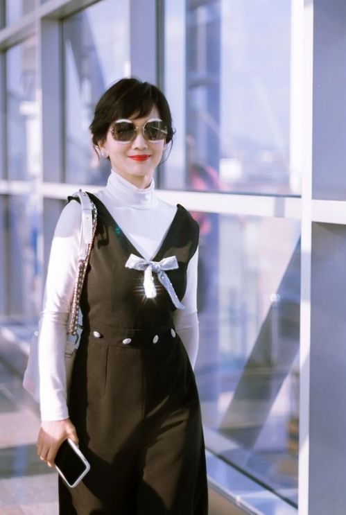 《剑星》新照曝光：申才恩时尚穿搭，身材绝美！