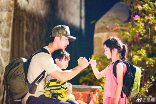 吴尊健身带女儿，14岁neinei手臂线条惊艳！