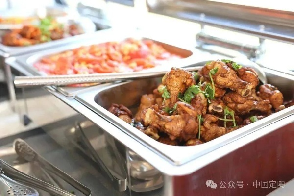 火车美食盛宴！35元畅享4荤4素，中铁沈阳局自助餐攻略大揭秘