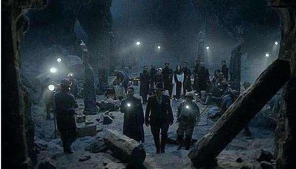 《盗墓狂热者挖走20余件国宝，揭秘小说背后的疯狂真相！》