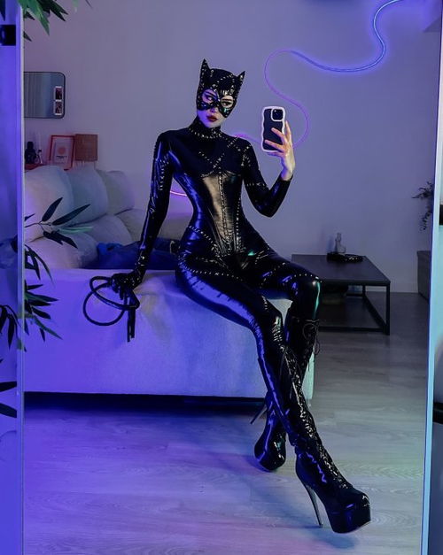 《剑星》伊芙COS身材惊艳，绝美coser还原度爆表！