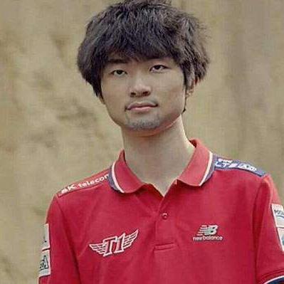 Faker女版热舞新视频：动感舞姿燃爆眼球