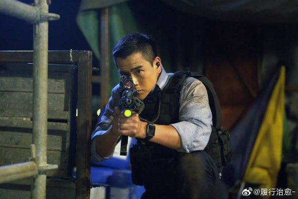 《爆水管》彭于晏艾伦主演：喜剧犯罪大戏来袭！