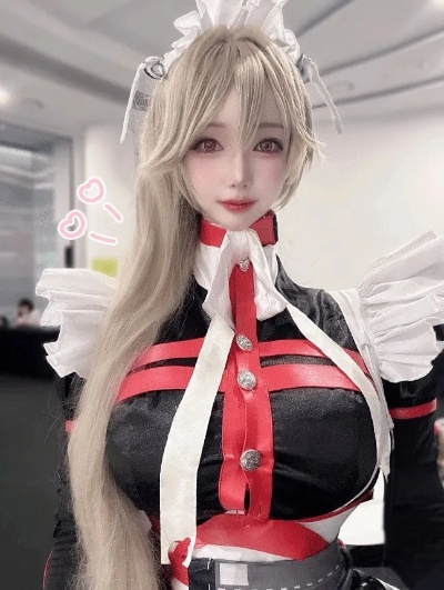 《剑星》尹雪花COS新造型：奶牛风VS婚纱美，哪款更惊艳？