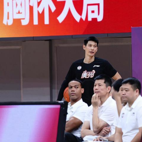 林书豪退役：篮球传奇告别战