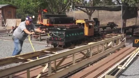 大爷自费7万打造电动火车：载重1000斤的匠心之作