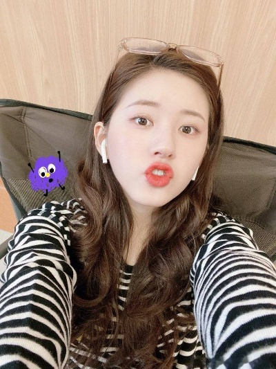 脆脆鲨管理员乌龙事件：赵露思被误设管理，真相揭秘！