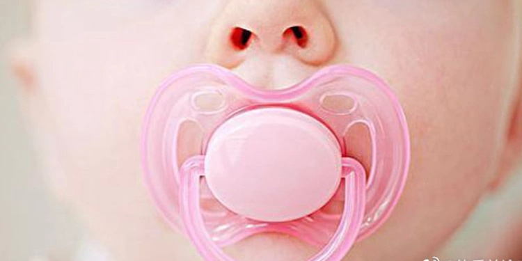 《夜幕降临，年轻女性偏爱安抚奶嘴，订单激增揭秘！》