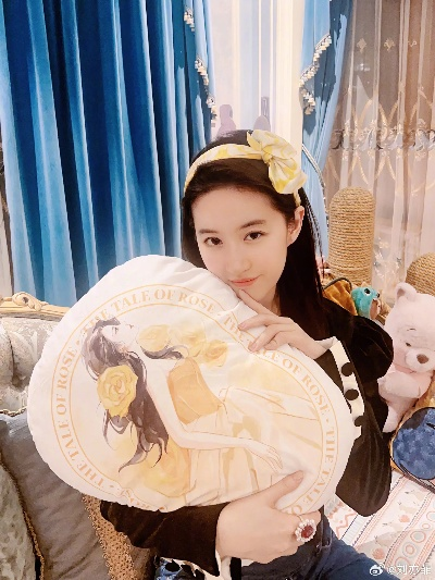 刘亦菲素颜探秘三星堆：现场直击仙女考古奇遇