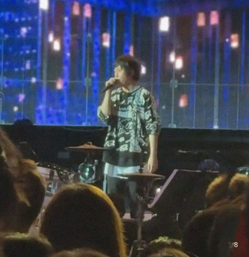 张学友64岁带病开唱，高音破音致歉，现场感动瞬间回顾