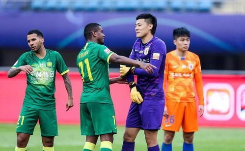 国安惨败山东泰山！深夜紧急道歉，球迷热议调整策略